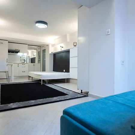 Studio With Courtyard Just Steps Away Vitosha Str 소피아 외부 사진