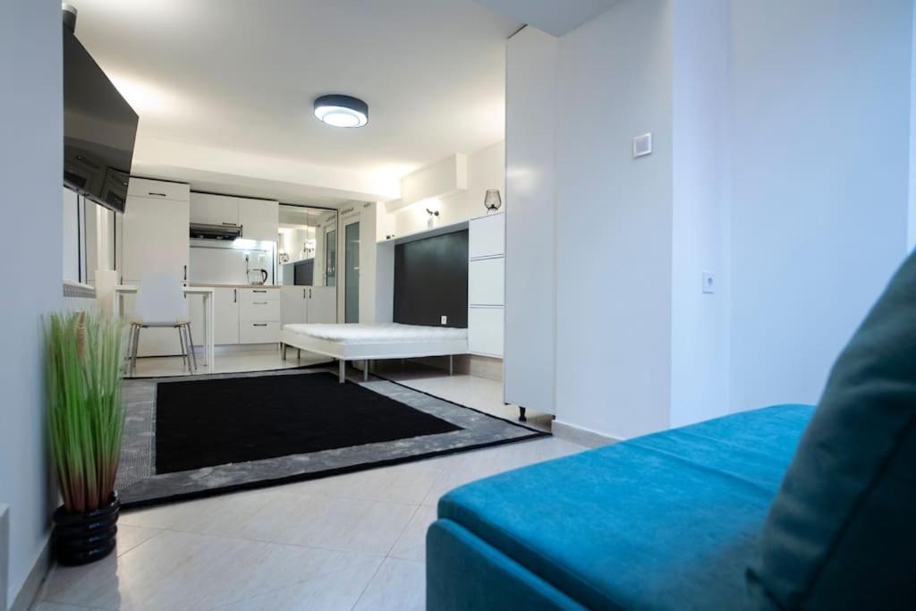 Studio With Courtyard Just Steps Away Vitosha Str 소피아 외부 사진