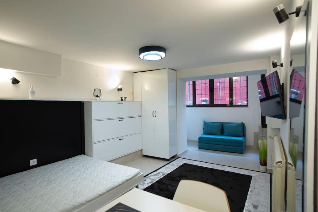 Studio With Courtyard Just Steps Away Vitosha Str 소피아 외부 사진